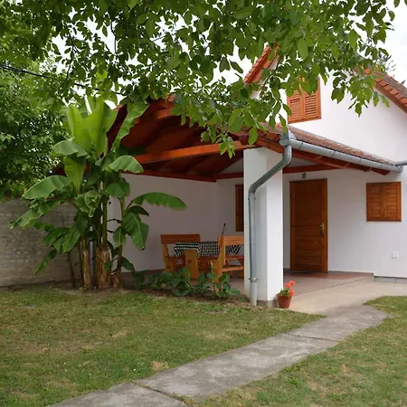 In - Balaton 18075 * Balatonberény