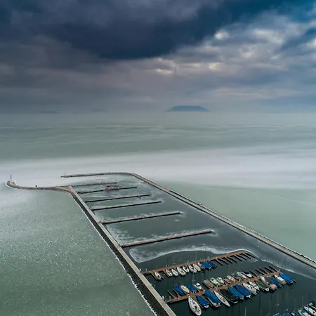 In - Balaton 18075 Balatonberény