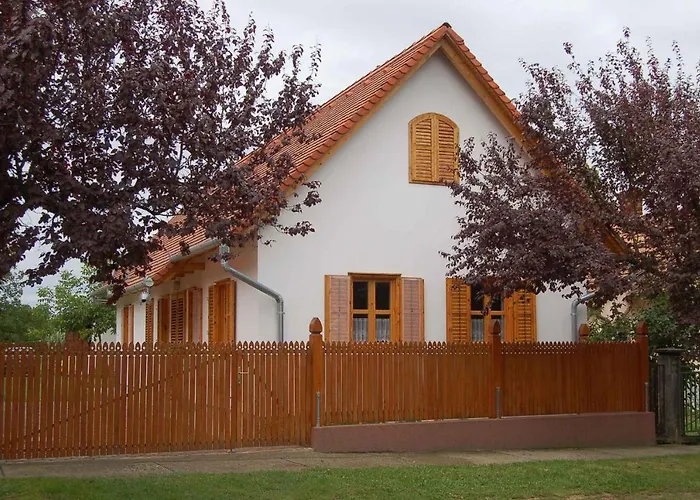 In - Balaton 18075 * Balatonberény